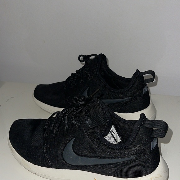 Nike Roshe US5.5 - Picture 3 of 5